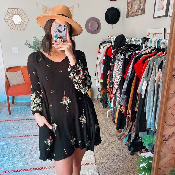 Free People Dresses & Skirts - Free People Floral Embroidered Oxford Boho Dress